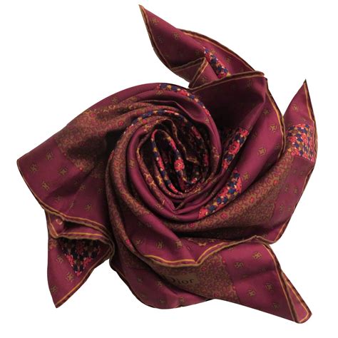 carré de soie dior|foulard dior femme.